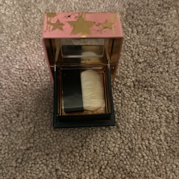 COPY - Benefit Gold rush mini highlighter - Picture 2 of 3